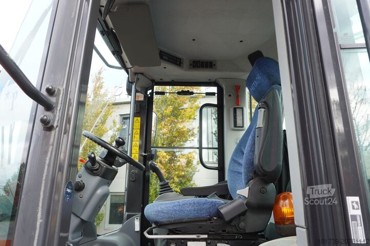 Artikulētais iekrāvējs Hitachi ZW220 articulated loader / 2 buckets