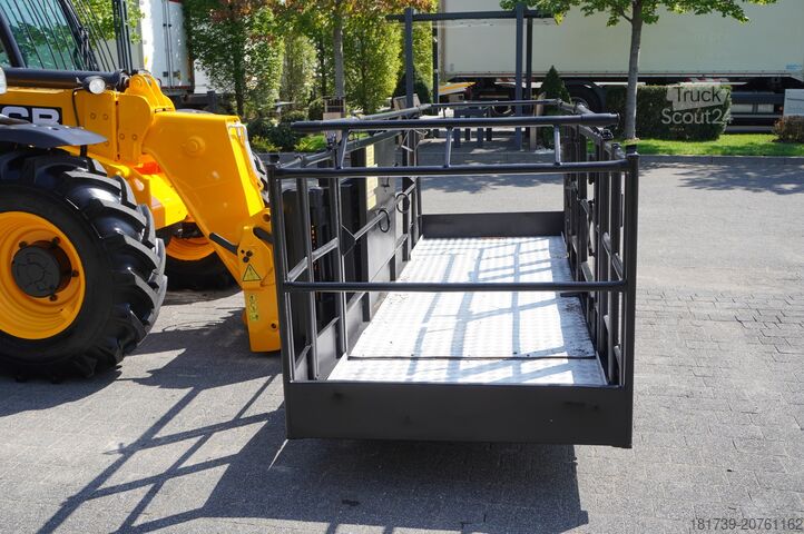 Ładowarka teleskopowa JCB 535-95 / 3.5 T / range 9.5 m / joystick