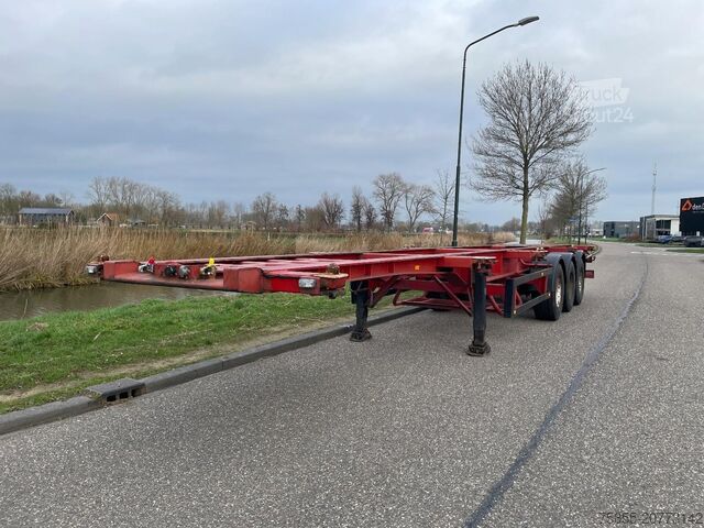 Transport de conteneurs Schmitz SCF 24 Chassis / 20-2x20-30-40 FT / SAF Axles /...