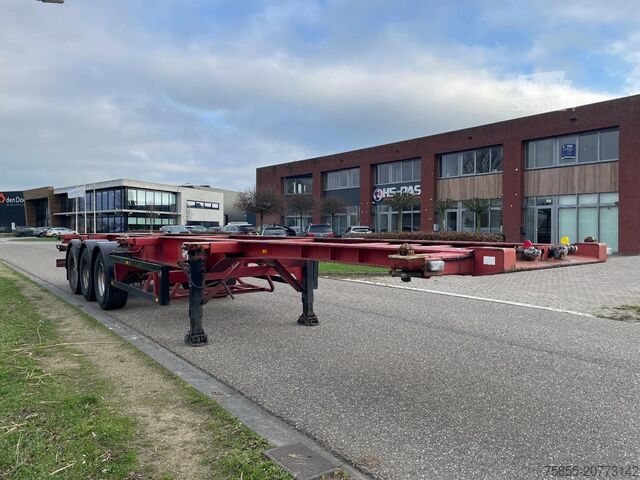Transport de conteneurs Schmitz SCF 24 Chassis / 20-2x20-30-40 FT / SAF Axles /...