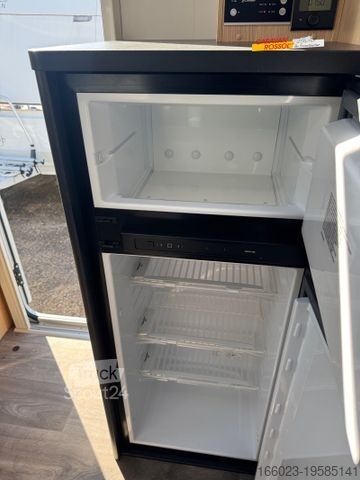 Yarı entegre karavan SUNLIGHT Adventure T 67S Combi 6 E