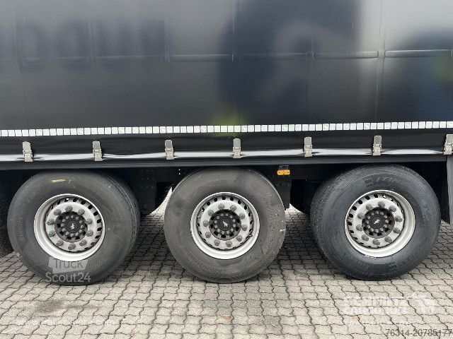 Semi-remorque bâchée Schmitz Cargobull Curtainsider Standard Getränke