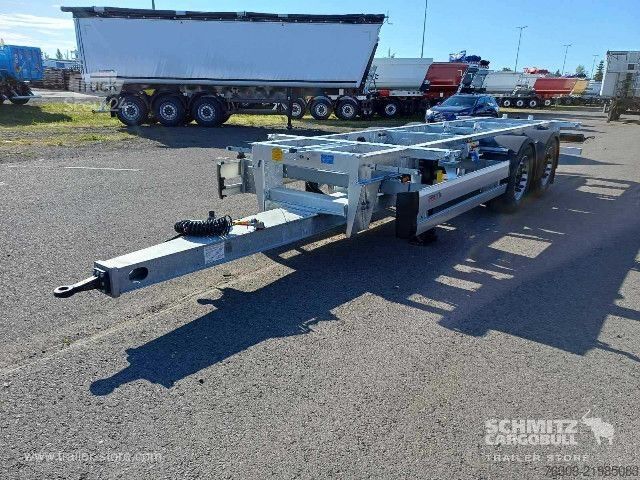 Напівпричіп зі змінним шасі Schmitz Cargobull Zentralachsanhänger Wechselfahrgestell Standard