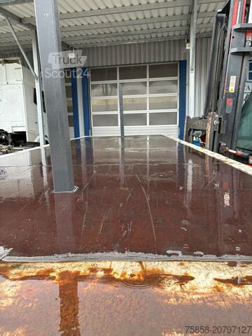 Wechselpritsche offen Krone Plattform 7,82m mit Steckrungen mittig