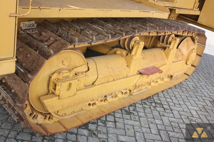 Kraftstofftankwagen Caterpillar D6E Fuel tanker