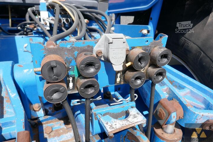 Traktorius New Holland 9482