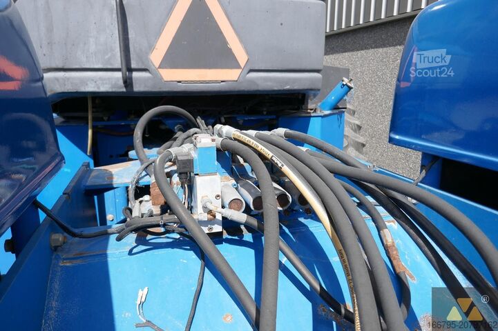 Traktorius New Holland 9482