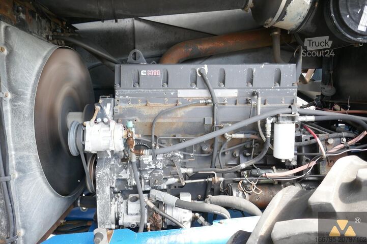 Traktorius New Holland 9482