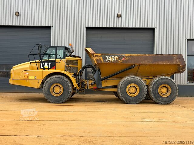 Pašizgāzējs Caterpillar 745C