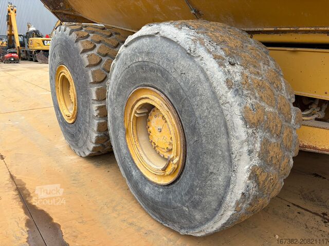 Véhicule à benne Caterpillar 745C