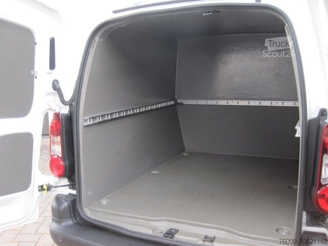 Furgone personalizzato Peugeot Partner HDI Hygieneausbau 3-Sitzer M+S