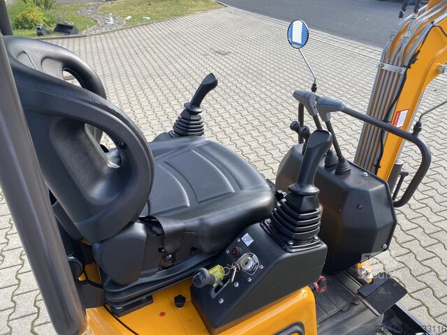 Miniexcavator cu cupă standard Berger Kraus BK1300JSR mit Kubota Motor + Schwenkarm