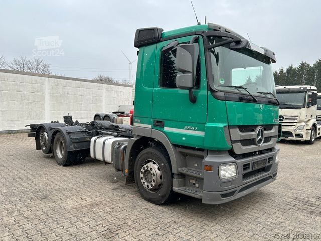 Chasis de camión MERCEDES-BENZ 2541 Actros Chassis 6x2
