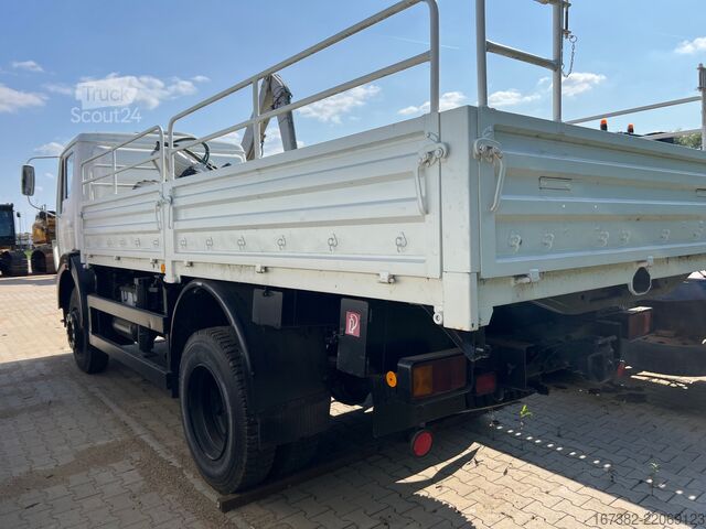 MERCEDESBENZ 1017 4X4 bijušais armijas atjaunots balts ar celtni MercedesBenz 1017 4X4 ex army reconditioned white with crane