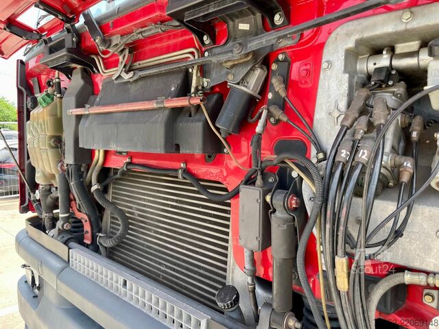 Autocarro gru IVECO EUROTECH 240E 42
