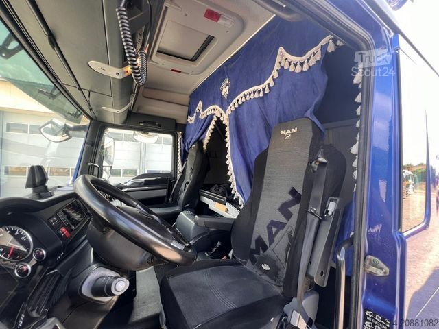 Camião de plataforma MAN TGX 26.560 + KRAN ATLAS 145.2