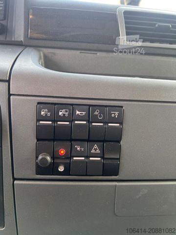 Camião de plataforma MAN TGX 26.560 + KRAN ATLAS 145.2