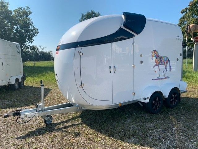 Prikolica za prevoz konj BÖCKMANN NEO LSR , begehbare Sattelkammer H 240 cm