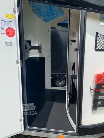 Prikolica za prevoz konj BÖCKMANN NEO LSR , begehbare Sattelkammer H 240 cm