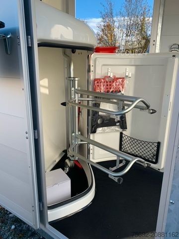 Prikolica za prevoz konj BÖCKMANN Portax K, seitl. Entladeklappe incl. Video