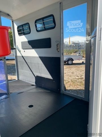 Prikolica za prevoz konj BÖCKMANN Portax LSKA