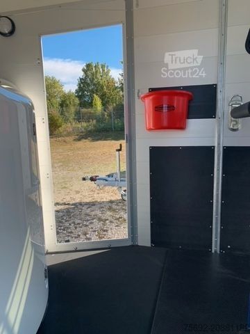 Prikolica za prevoz konj BÖCKMANN Portax LSKA