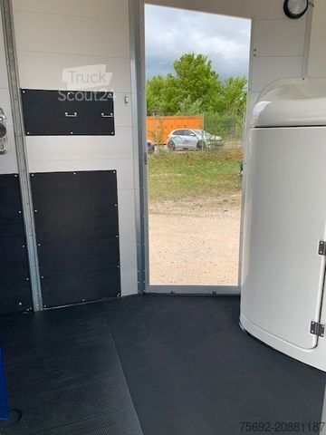 Prikolica za prevoz konj BÖCKMANN Portax LK, seitl. Entladeklappe