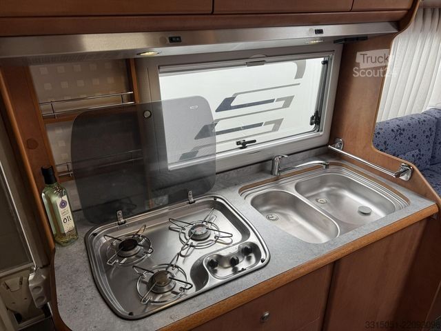 Alkoven Wohnmobil CARTHAGO Chic A 40 Alde+Solar+Markise+TV+Backofen
