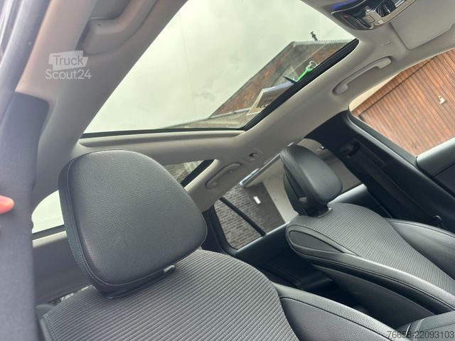 Minibus MERCEDES-BENZ C 200 T Autom.*PANO*LED*Digital*Kamera*Teilleder