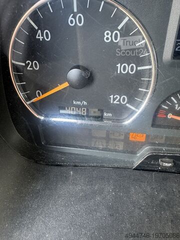 Вантажний автомобіль з кузовом-фургоном Mercedes-Benz Atego