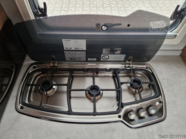 Pusiau integruotas kemperis KNAUS L!VE WAVE 650 MF