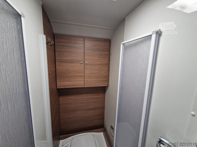 Pusiau integruotas kemperis KNAUS L!VE WAVE 650 MF