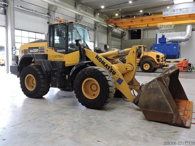 Chargeuse sur pneus KOMATSU WA320