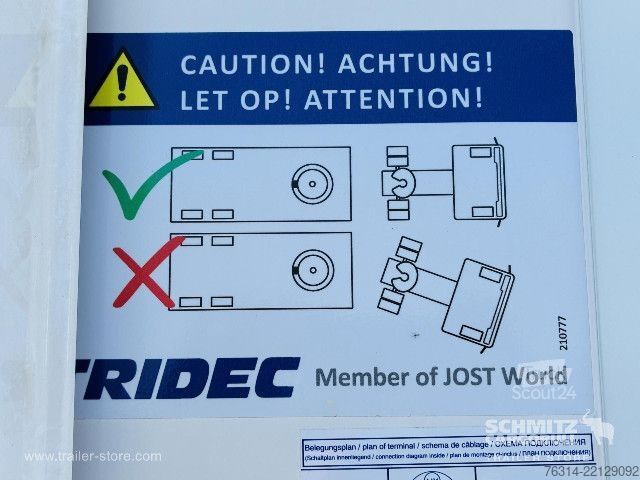 Kylmäkuljetuspuoliperävaunu Schmitz Cargobull Tiefkühler Standard Ladebordwand