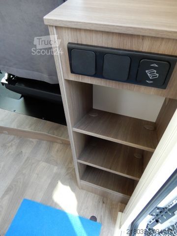 Autorulotă semi-integrată CARADO Edition24 T Ford 338