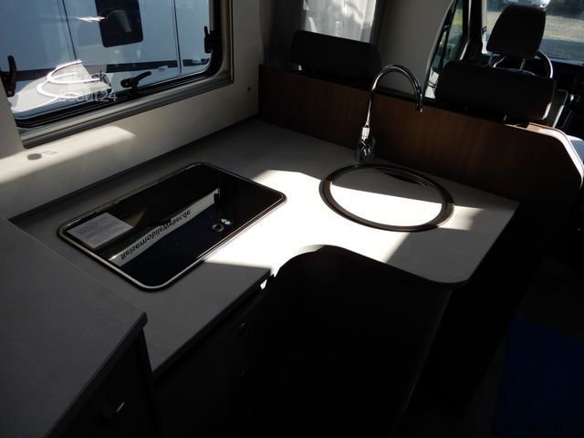 Autorulotă semi-integrată CARADO Edition24 T Ford 338