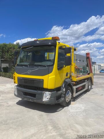 Camión volquete VOLVO FL 250