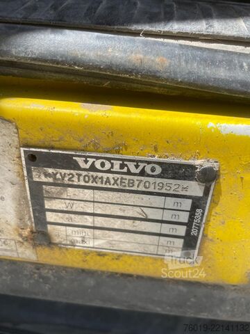 Camión volquete VOLVO FL 250