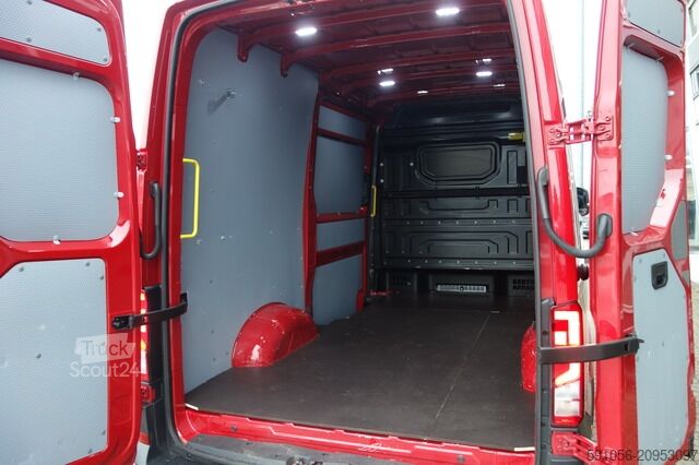 Ploščati dostavnik Volkswagen Crafter 35 Kasten 4Mot L2H2 LED/2sTÜR/STDHZG/KAM