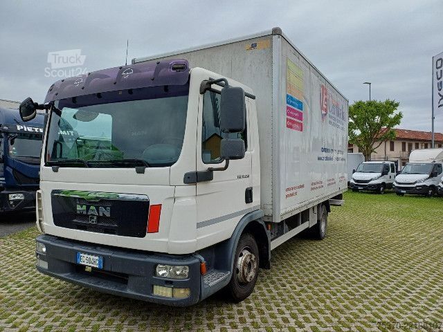 Camion à usage spécial  12.250