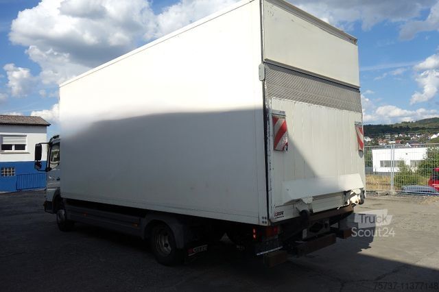 Vrachtwagen met bakwagen MERCEDES-BENZ 818 L Atego Koffer + LBW