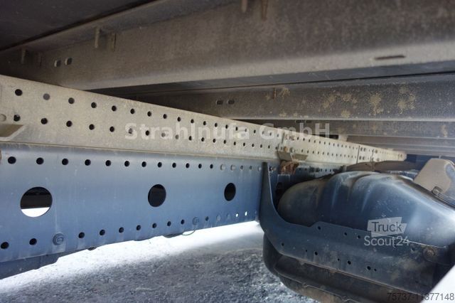 Vrachtwagen met bakwagen MERCEDES-BENZ 818 L Atego Koffer + LBW