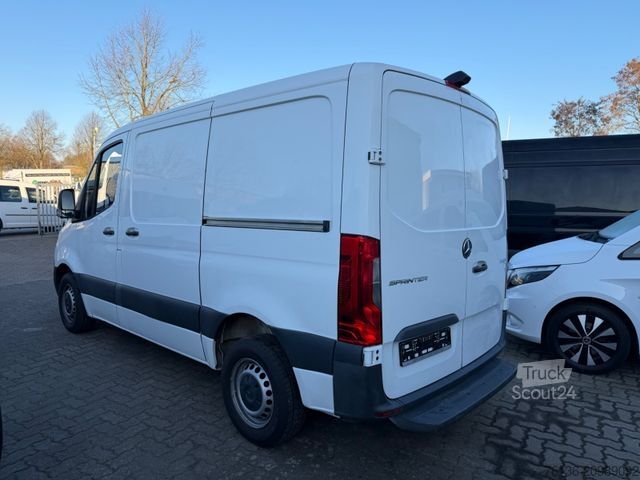 Autoutilitară frigorifică MERCEDES-BENZ Sprinter Klima 2x Schiebetür Lebensmittel L1H1