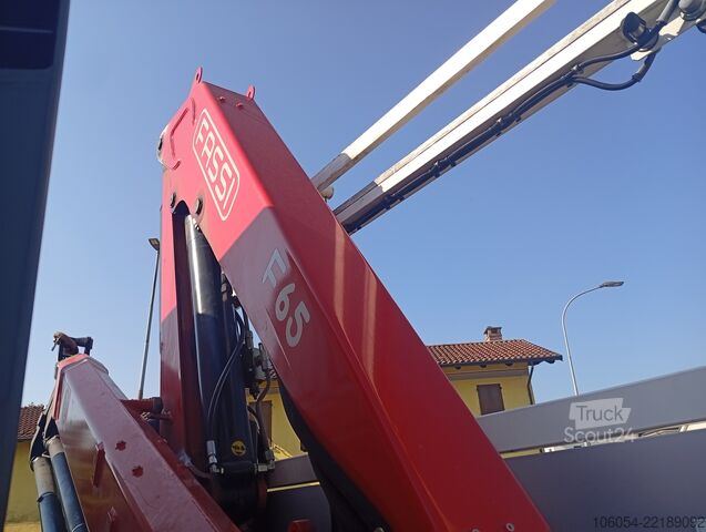 Autocamion cu caroserie tip cutie Iveco eurocargo 100e18