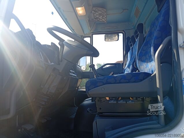 Autocamion cu caroserie tip cutie Iveco eurocargo 100e18