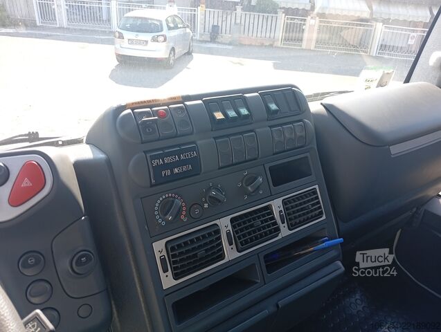 Autocamion cu caroserie tip cutie Iveco eurocargo 100e18