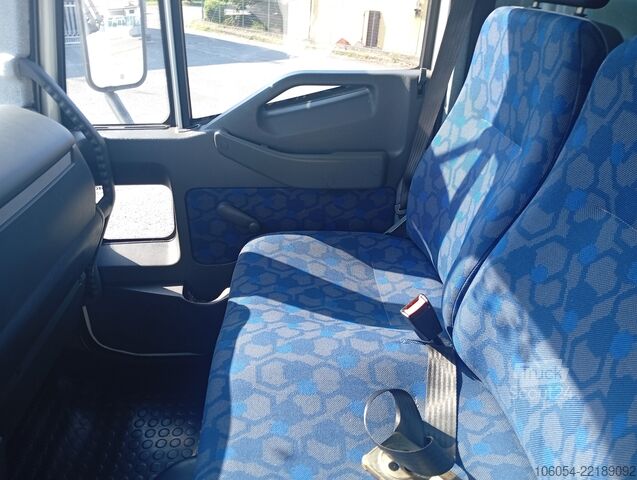 Autocamion cu caroserie tip cutie Iveco eurocargo 100e18