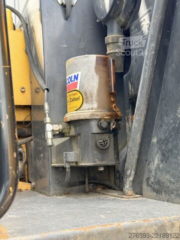 Gumikerekes kotrógép New Holland MH 5.6