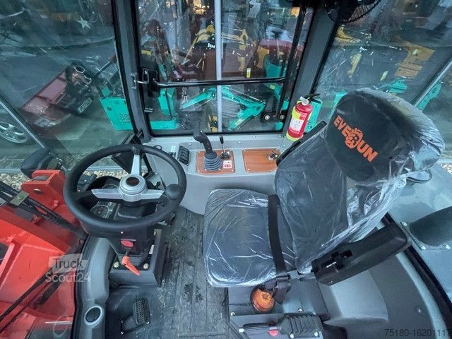 Pala gommata Everun ER 412 NEU Radlader Hoflader EURO 5