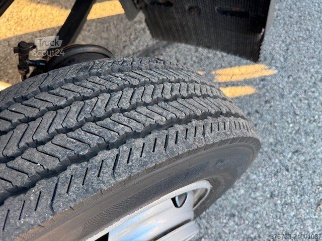 Camion plateau avec bâche MAN TGL 8.220 4x2 BL ¤6D 8,6to. Schalter A/C LBW